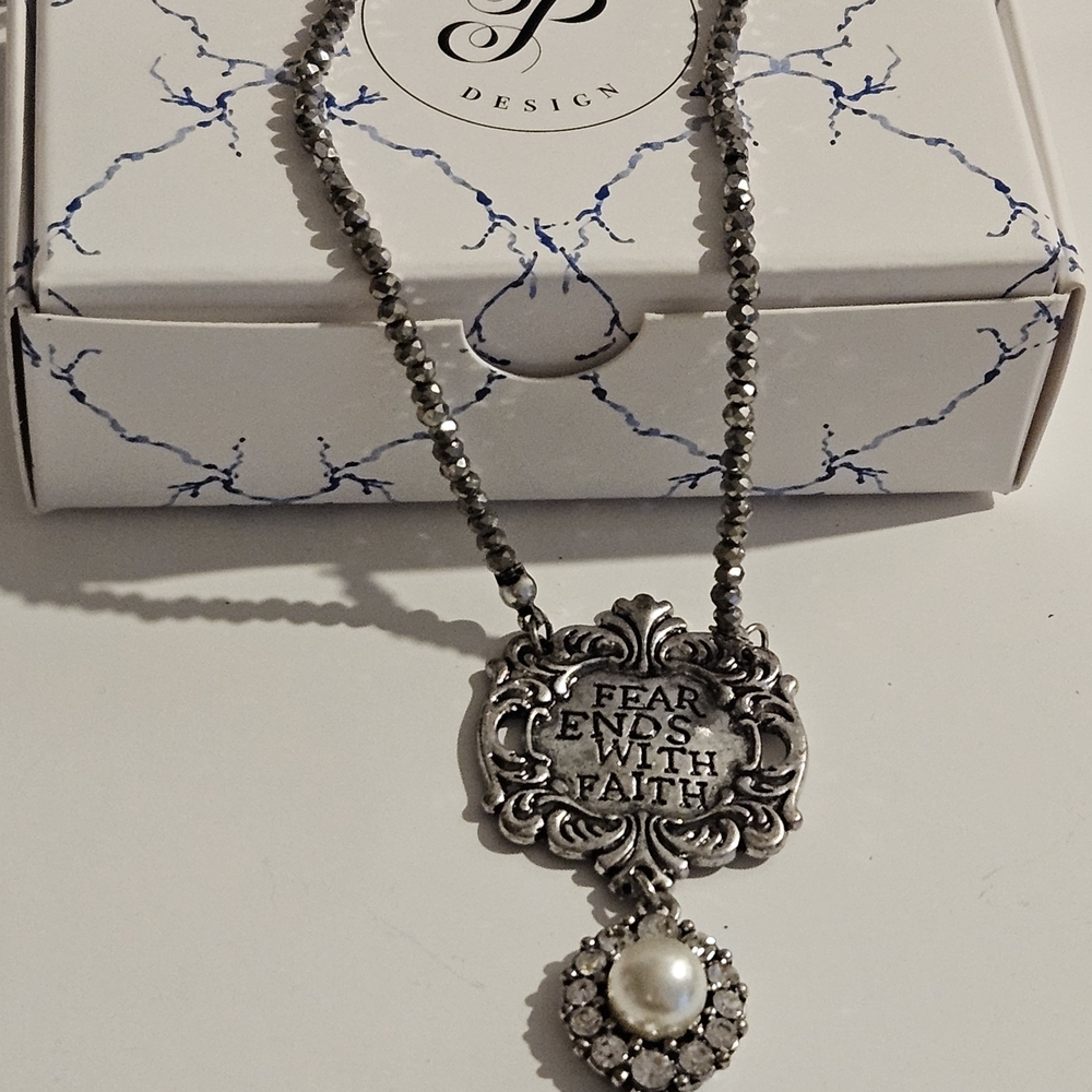 Plunder Silver and White Filigree Necklace